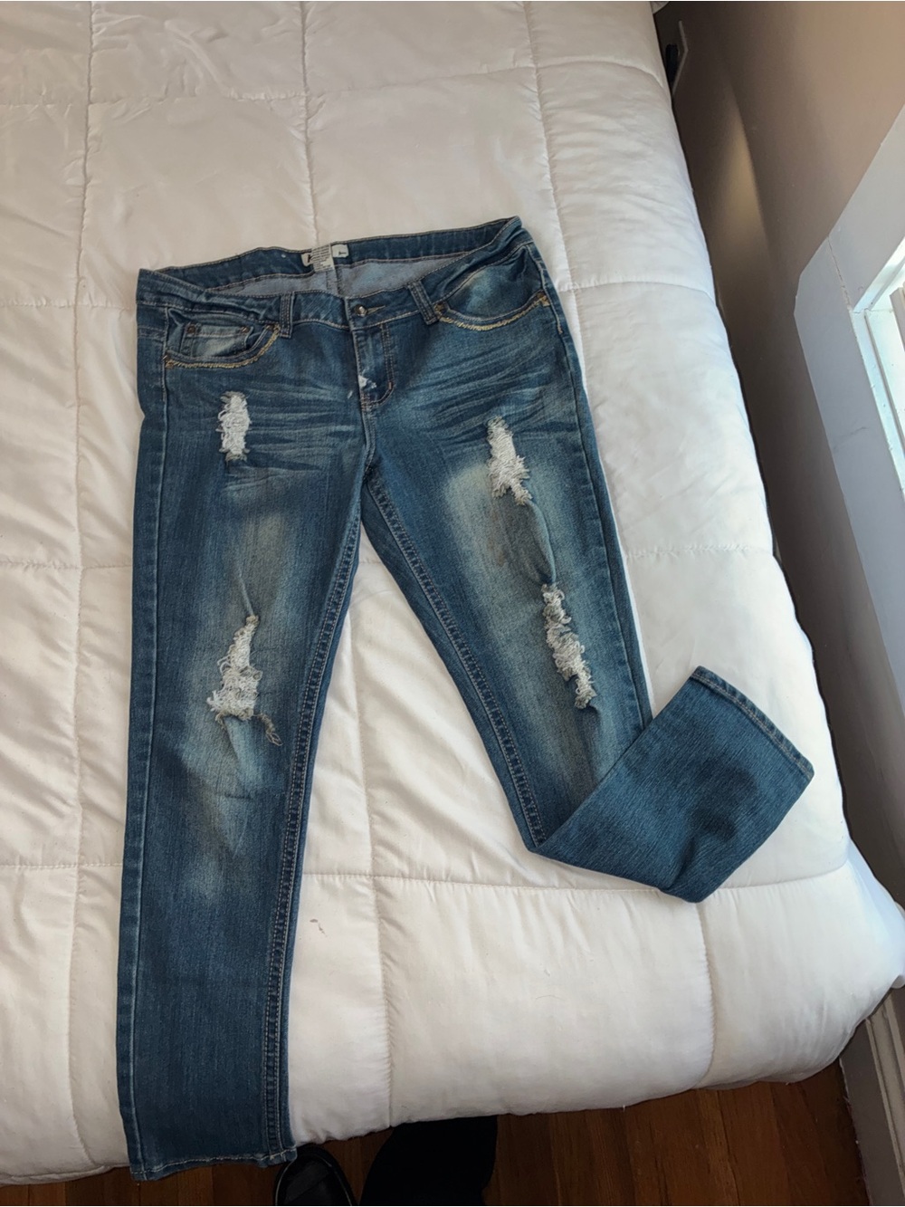 Distressed Blue Women's Slim Fit Jeans